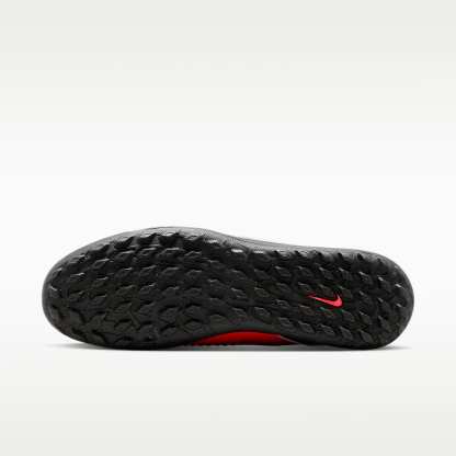 Nike Phantom 6 Low Club Fußballschuh für Turf – Bright Crimson/Schwarz/Blur