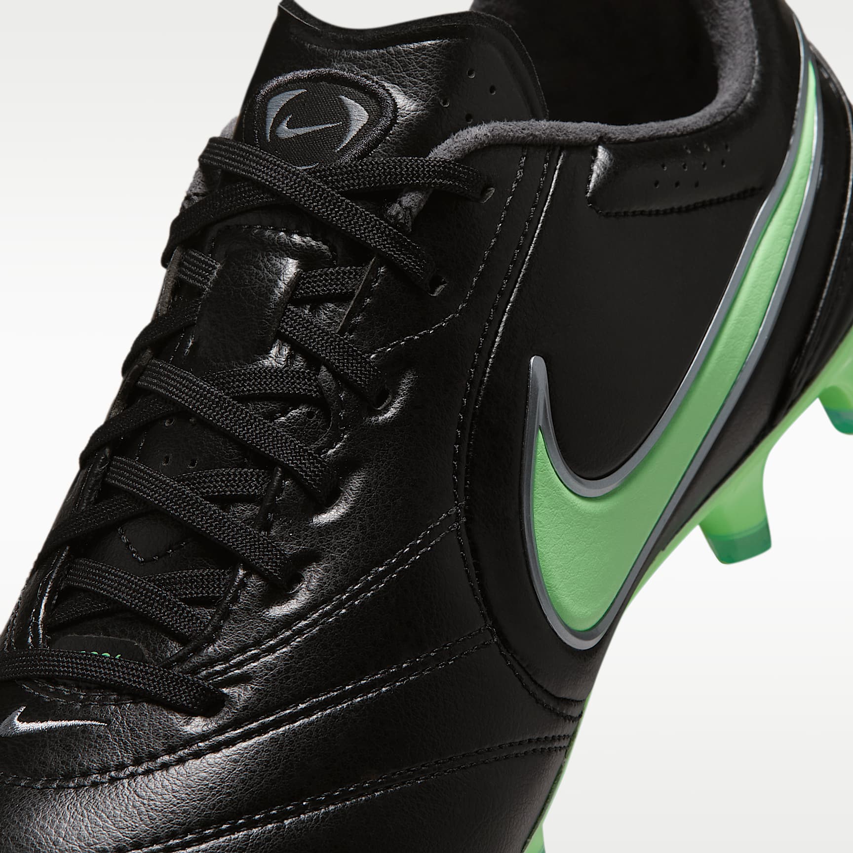 Nike Tiempo Ligera Pro Low-Top-Fußballschuh für normalen Rasen – Schwarz/Schwarz/Illusion Green