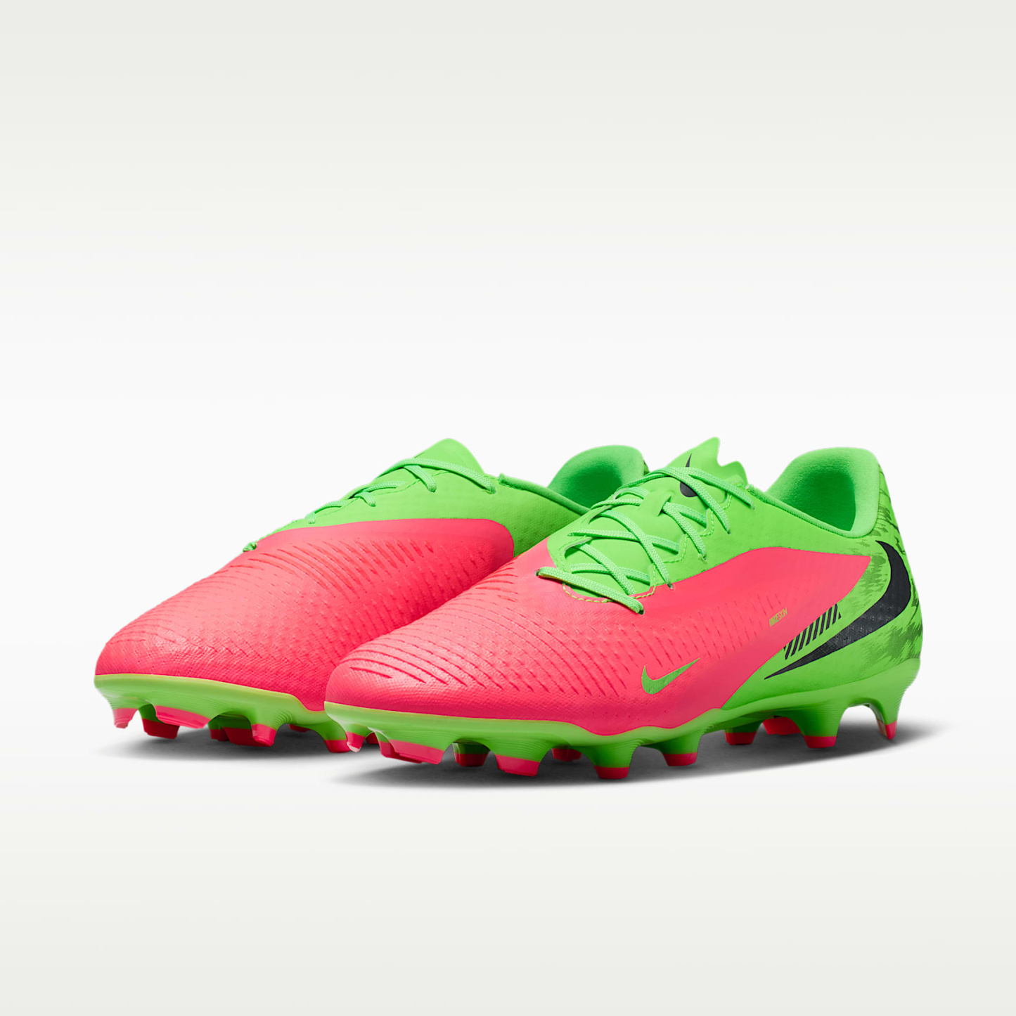 Nike Phantom 6 Low Academy "Erling Haaland" Fußballschuh für verschiedene Böden – Hot Punch/Green Strike/Schwarz