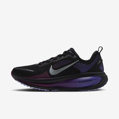 Nike Vomero 18 Straßenlaufschuh (Damen) – Schwarz/Persian Violet/True Berry/Metallic Silver