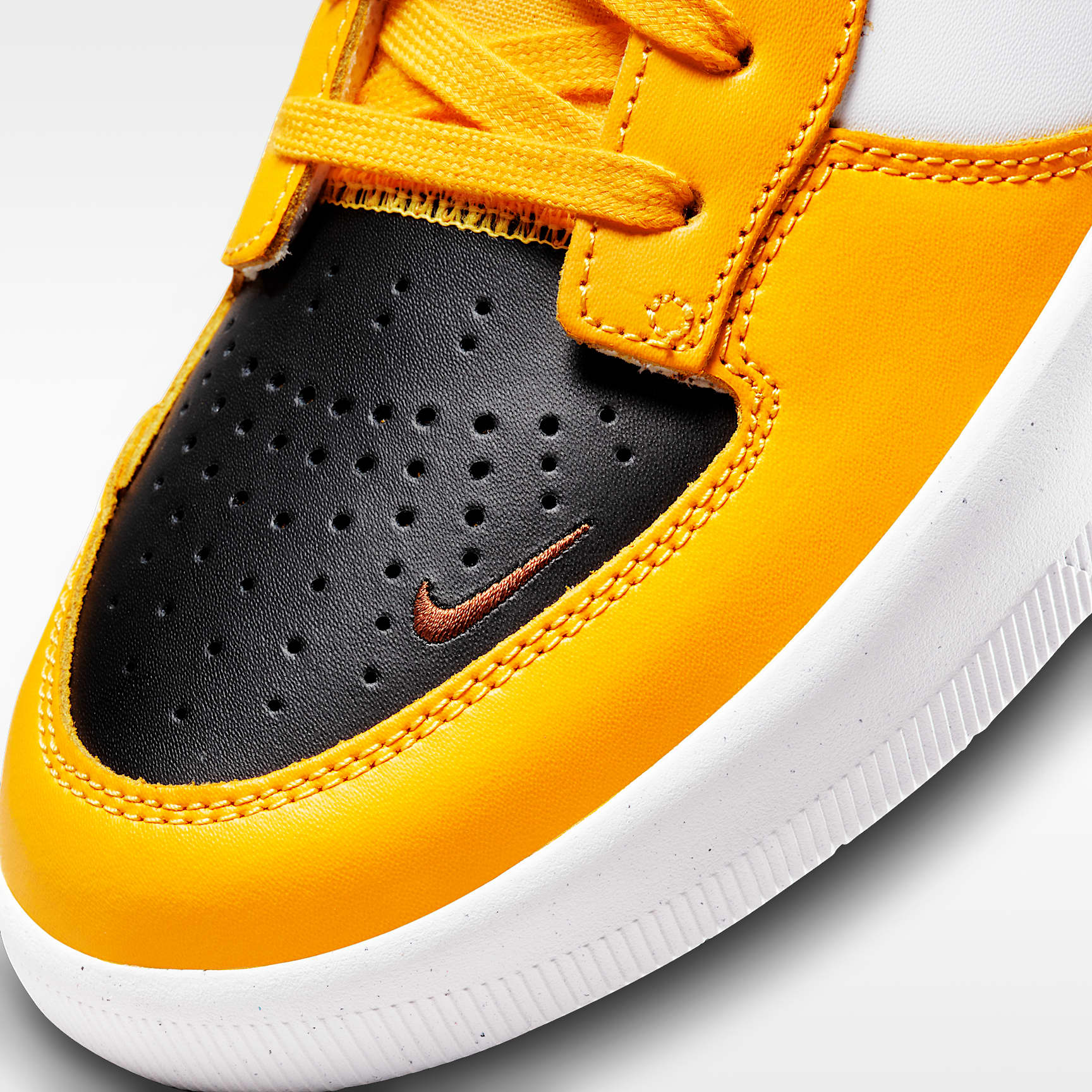 Nike SB Force 58 Premium Skateboard-Schuh – University Gold/Weiß/Pecan/Schwarz