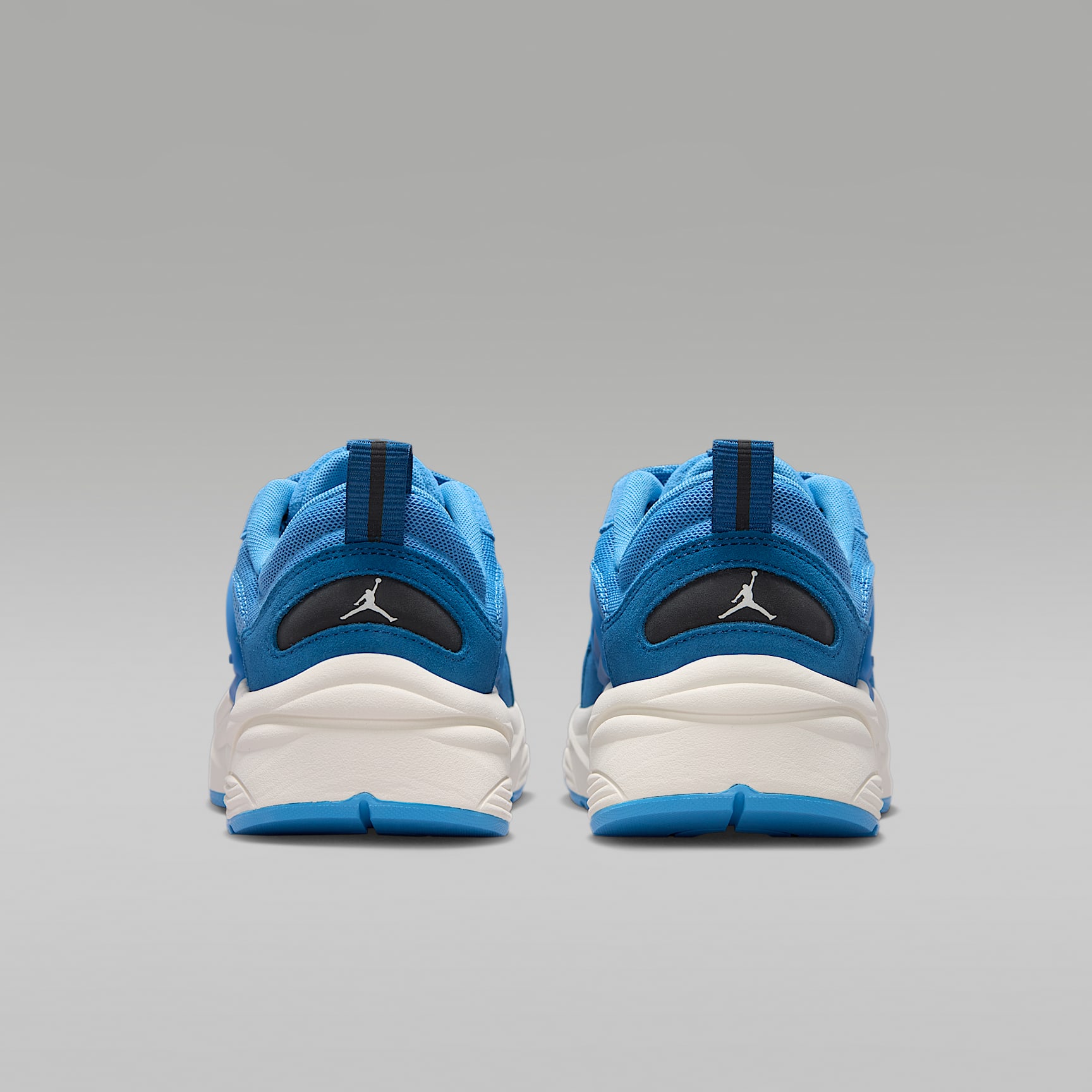 Jordan Trunner O/S Damenschuhe – Blue Beyond/True Blue/Soft Pearl