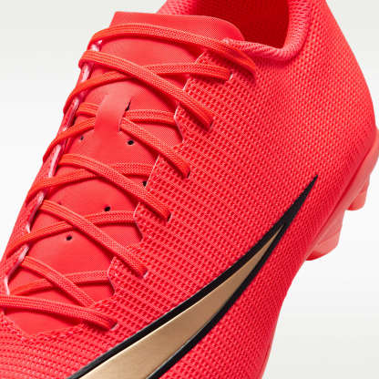 Nike Mercurial Vapor 17 Club Low-Top-Fußballschuh für verschiedene Böden – Bright Crimson/Blur