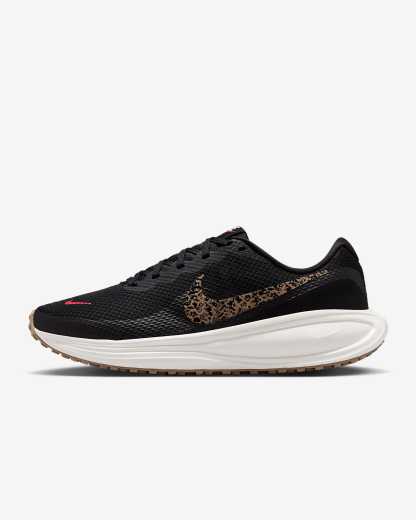Nike Revolution 8 Straßenlaufschuh (Damen) – Schwarz/Fusion Red/Sail/Multi-Color