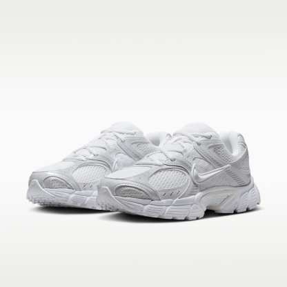 Nike V5 RNR Schuh mit reflektierenden Akzenten (Damen) – Weiß/Schwarz/Metallic Silver/Weiß