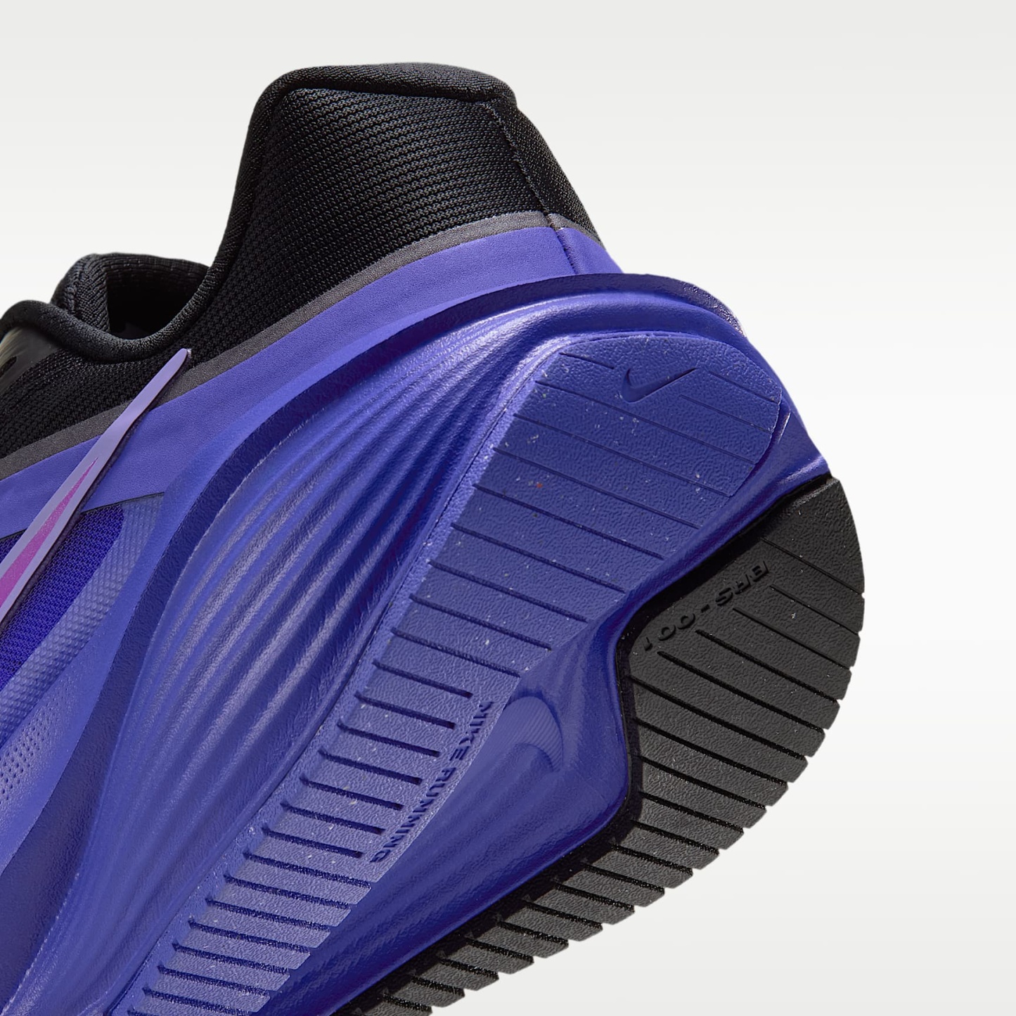 Nike Downshifter 14 Straßenlaufschuh (Damen) – Schwarz/Persian Violet/Gridiron/Vivid Purple