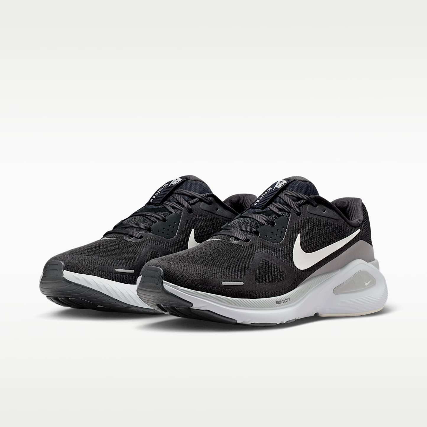 Nike Structure 26 Straßenlaufschuh (Herren) – Anthracite/Light Smoke Grey/Pure Platinum/Sail