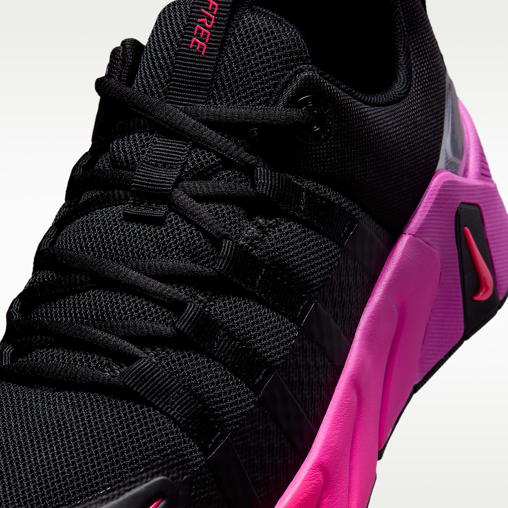 Nike Free Metcon 7 Trainingsschuhe (Damen) – Schwarz/Hyper Pink/Metallic Cool Grey/Fuchsia Blast