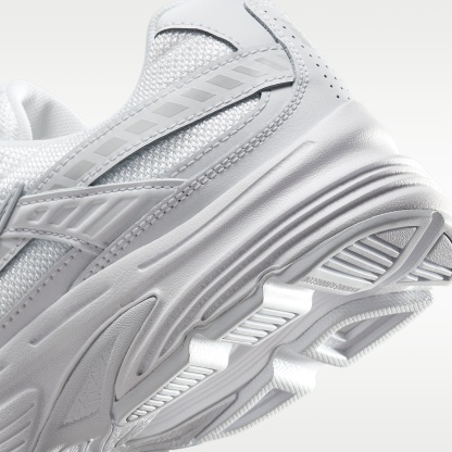 Nike Initiator Damenschuh – Weiß/Photon Dust/Metallic Silver