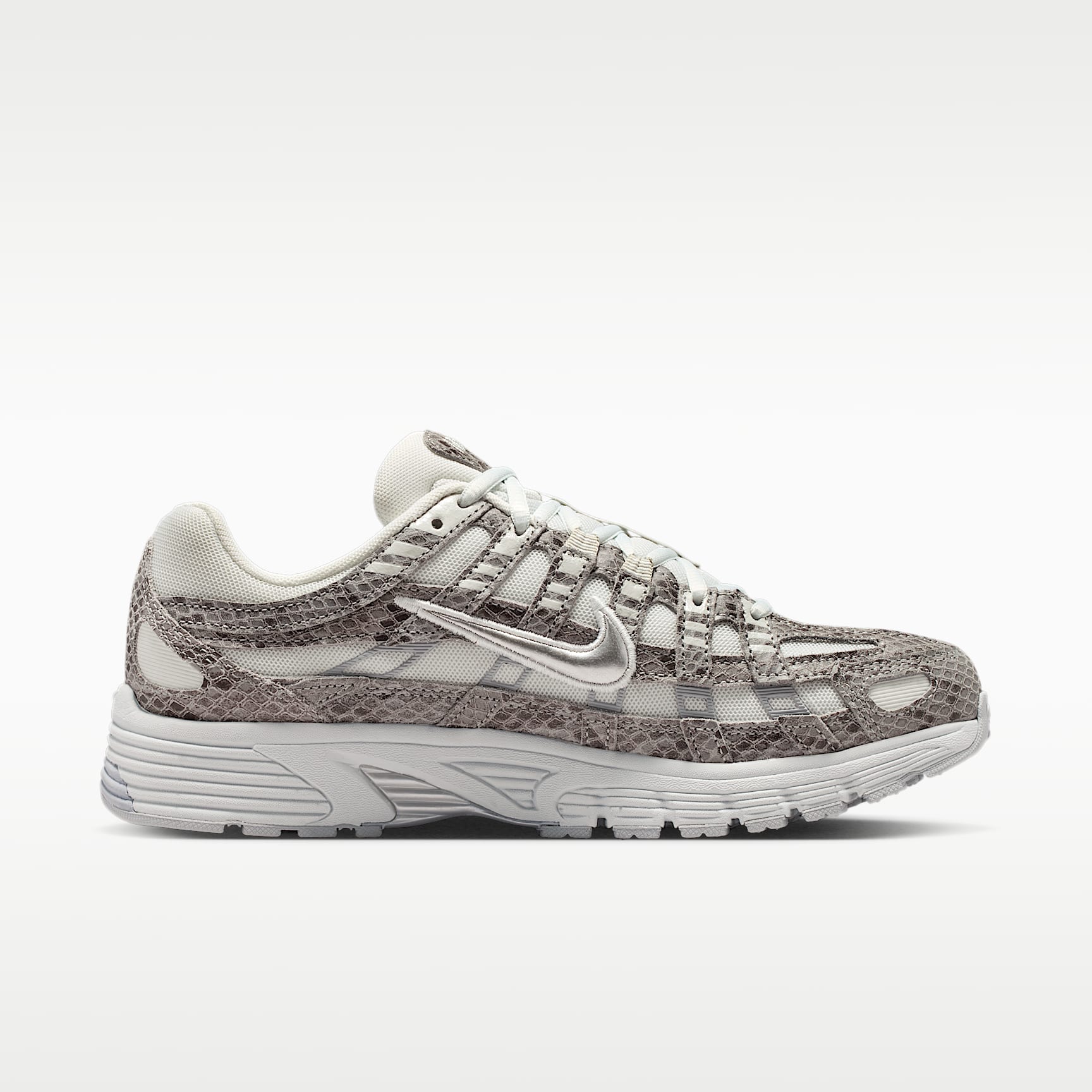 Nike P-6000 SE Schuh (Damen) – Off White/Schwarz/Cool Grey/Metallic Silver
