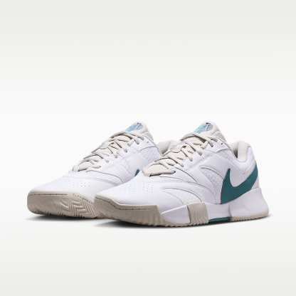 NikeCourt Lite 4 Herren-Tennisschuh für Sandplätze – Weiß/Light Bone/New Slate/Smokey Blue