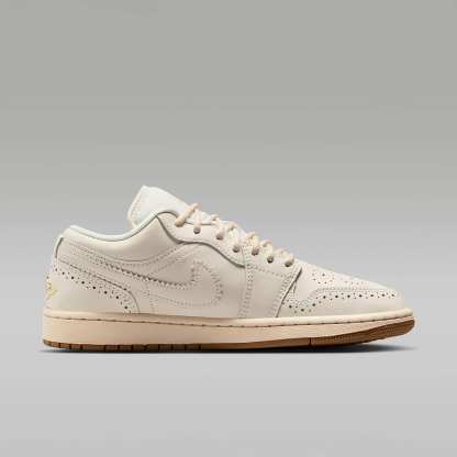Air Jordan 1 Low SE Damenschuh – Chalk/Metallic Gold/Pearl White/Chalk