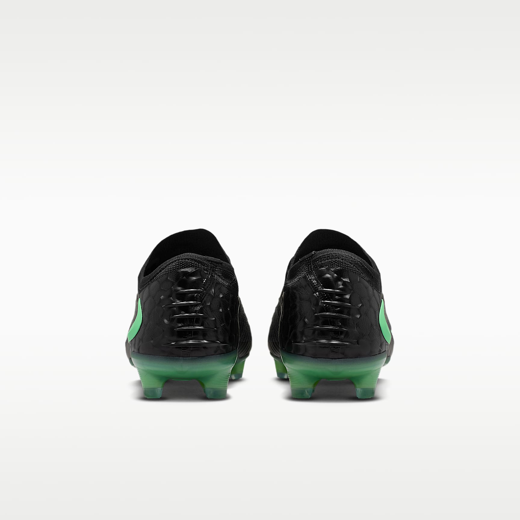 Nike Phantom 6 Low Elite Fußballschuh für normalen Rasen – Schwarz/Schwarz/Illusion Green