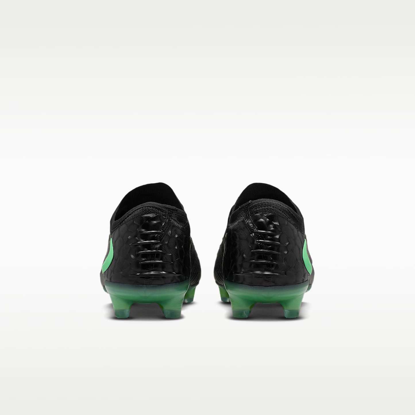 Nike Phantom 6 Low Elite Fußballschuh für normalen Rasen – Schwarz/Schwarz/Illusion Green