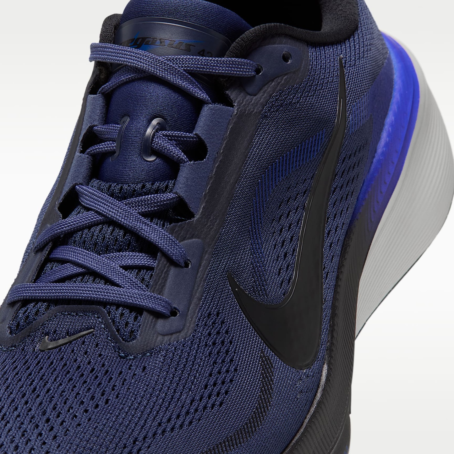 Nike Pegasus 42 Straßenlaufschuh (Herren) – Dark Slate/Grey Mist/Racer Blue/Schwarz