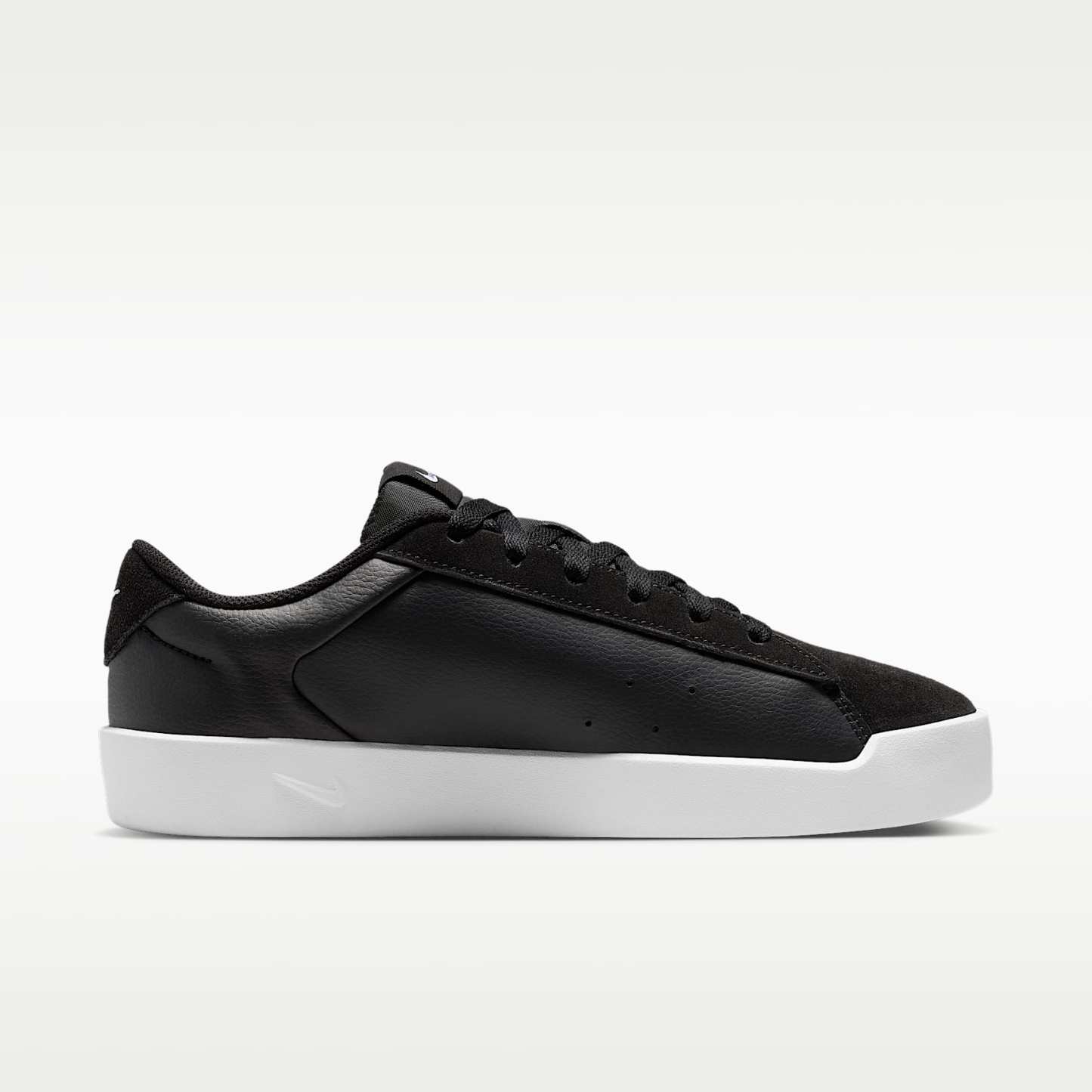 Nike Court Heritage Damenschuh – Schwarz/Schwarz/Weiß