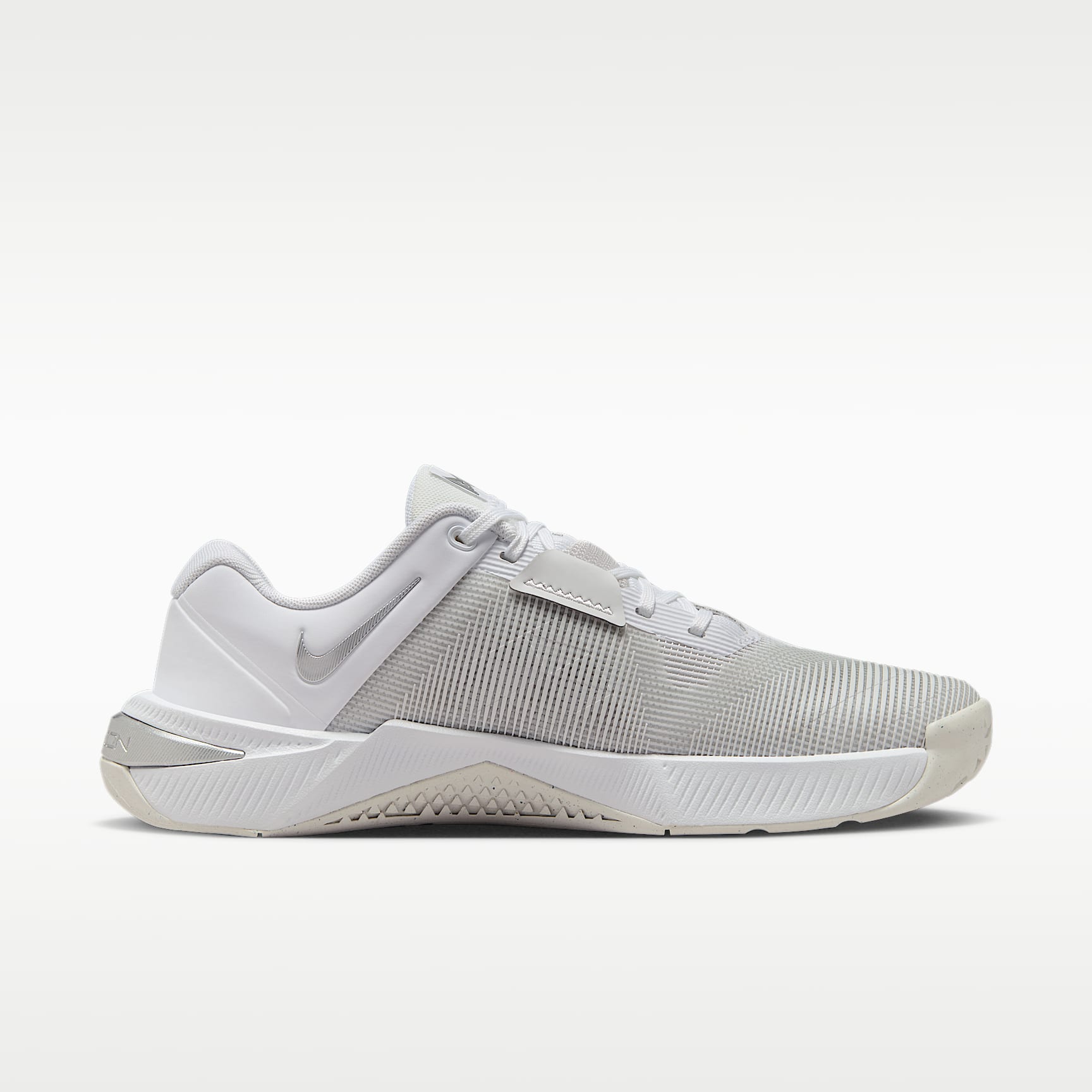 Nike Metcon 10 Trainingsschuh für Damen – Weiß/Platinum Tint/Wolf Grey/Metallic Silver