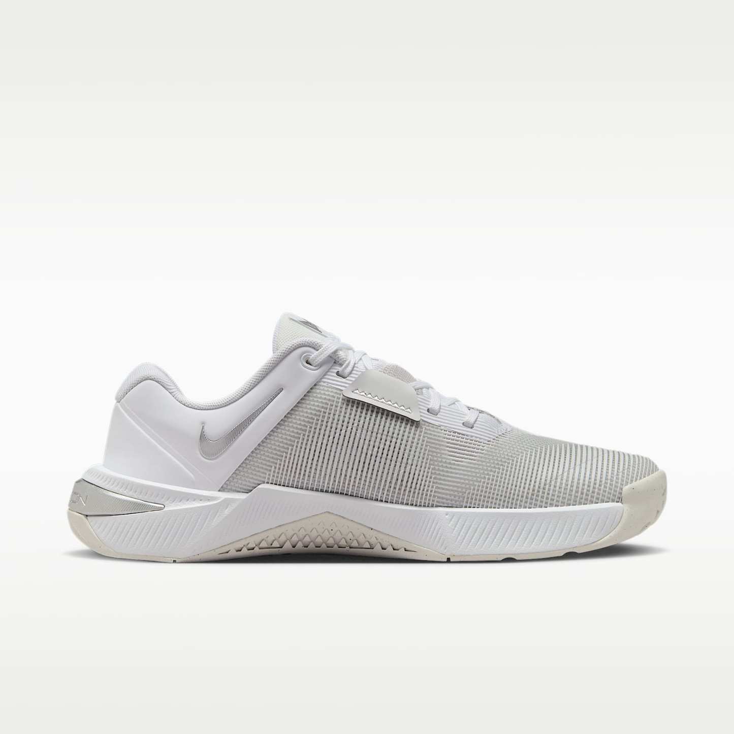 Nike Metcon 10 Trainingsschuh für Damen – Weiß/Platinum Tint/Wolf Grey/Metallic Silver