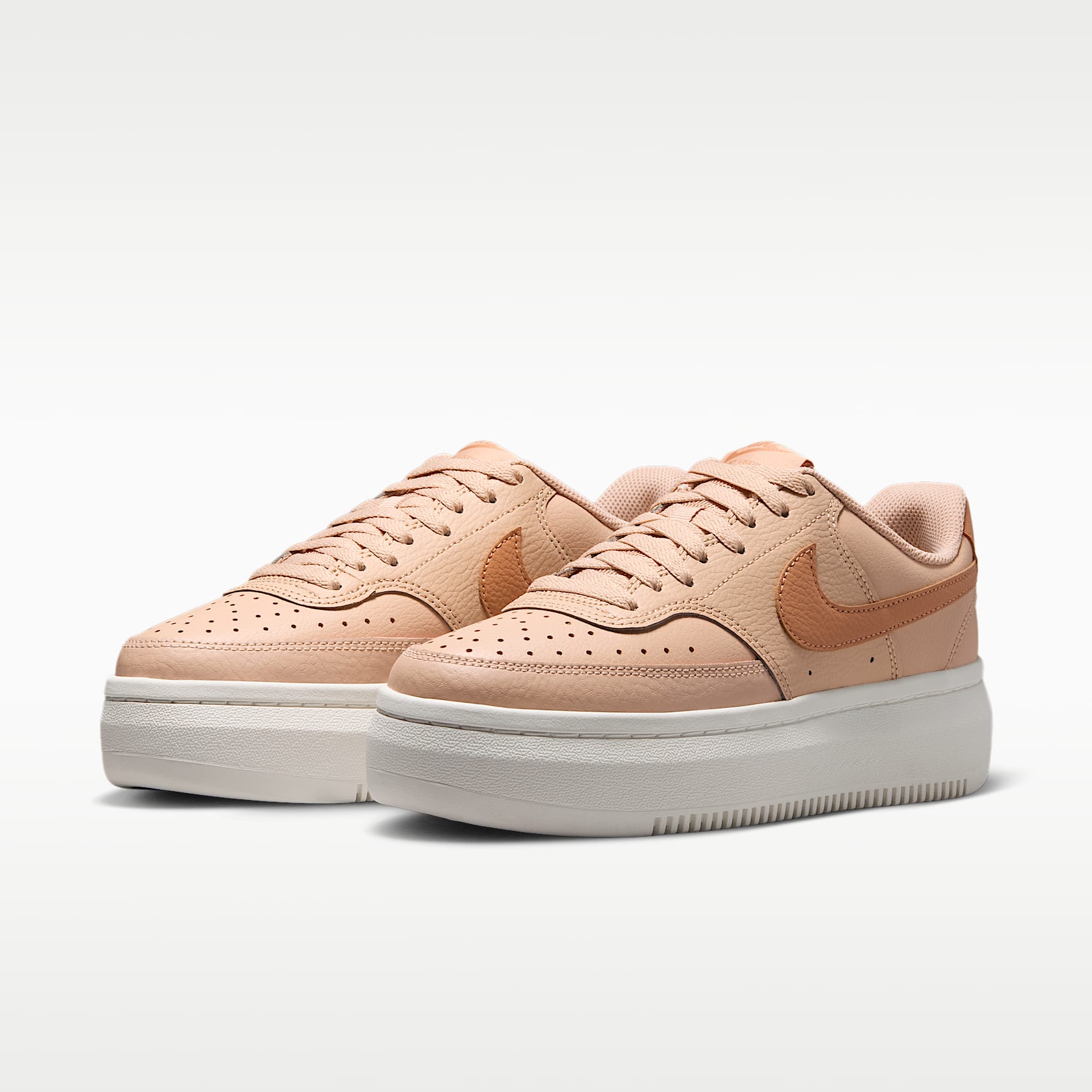 Nike Court Vision Alta Schuh (Damen) – Shimmer/Sail/Light Cognac