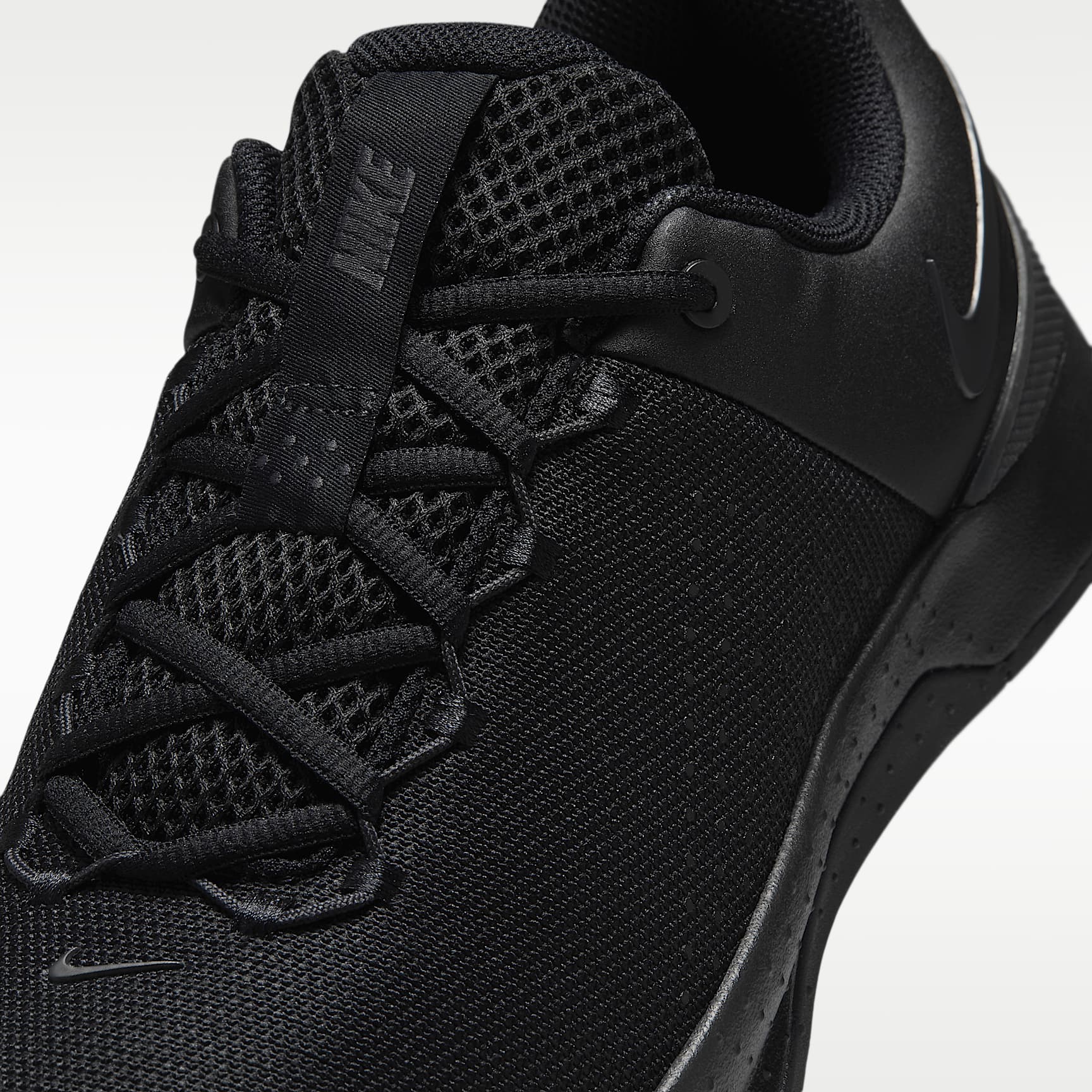 Nike MC Trainer 4 Trainingsschuh (Herren) – Schwarz/Dark Smoke Grey