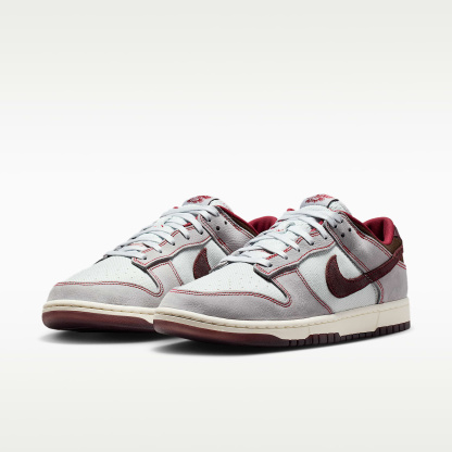 Nike Dunk Low Retro SE Schuh (Herren) – Pure Platinum/Wolf Grey/Team Red/Burgundy Crush