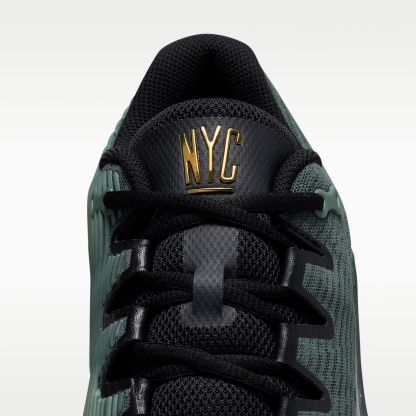 Nike Vapor 12 PRM Tennisschuhe für Clay Courts (Herren) – Camo Green/Metallic Gold/Schwarz/Pure Platinum