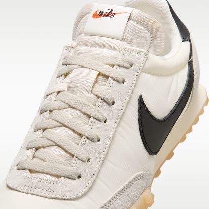 Nike Waffle Racer Herrenschuh – Sail/Coconut Milk/Gum Light Brown/Schwarz