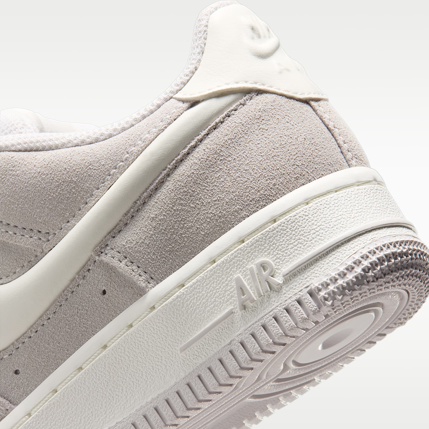 Nike Air Force 1 LV8 Schuh (ältere Kinder) – Vast Grey/Sail