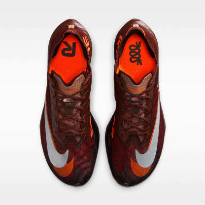 Nike Vaporfly 4 x Renegade Straßenlaufschuh für Wettkämpfe (Herren) – Brown Basalt/Bronze Eclipse/Burgundy Ash/Hyper Crimson