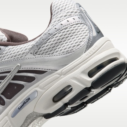 Nike Air Max Moto 2K Schuh (Herren) – Platinum Tint/Sail/Anthracite/Metallic Silver