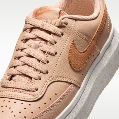 Nike Court Vision Alta Schuh (Damen) – Shimmer/Sail/Light Cognac