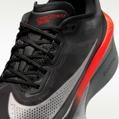 Nike Zoom Fly 6 Straßenlaufschuh für Wettkämpfe (Herren) – Schwarz/Bright Crimson/Wolf Grey/Metallic Silver
