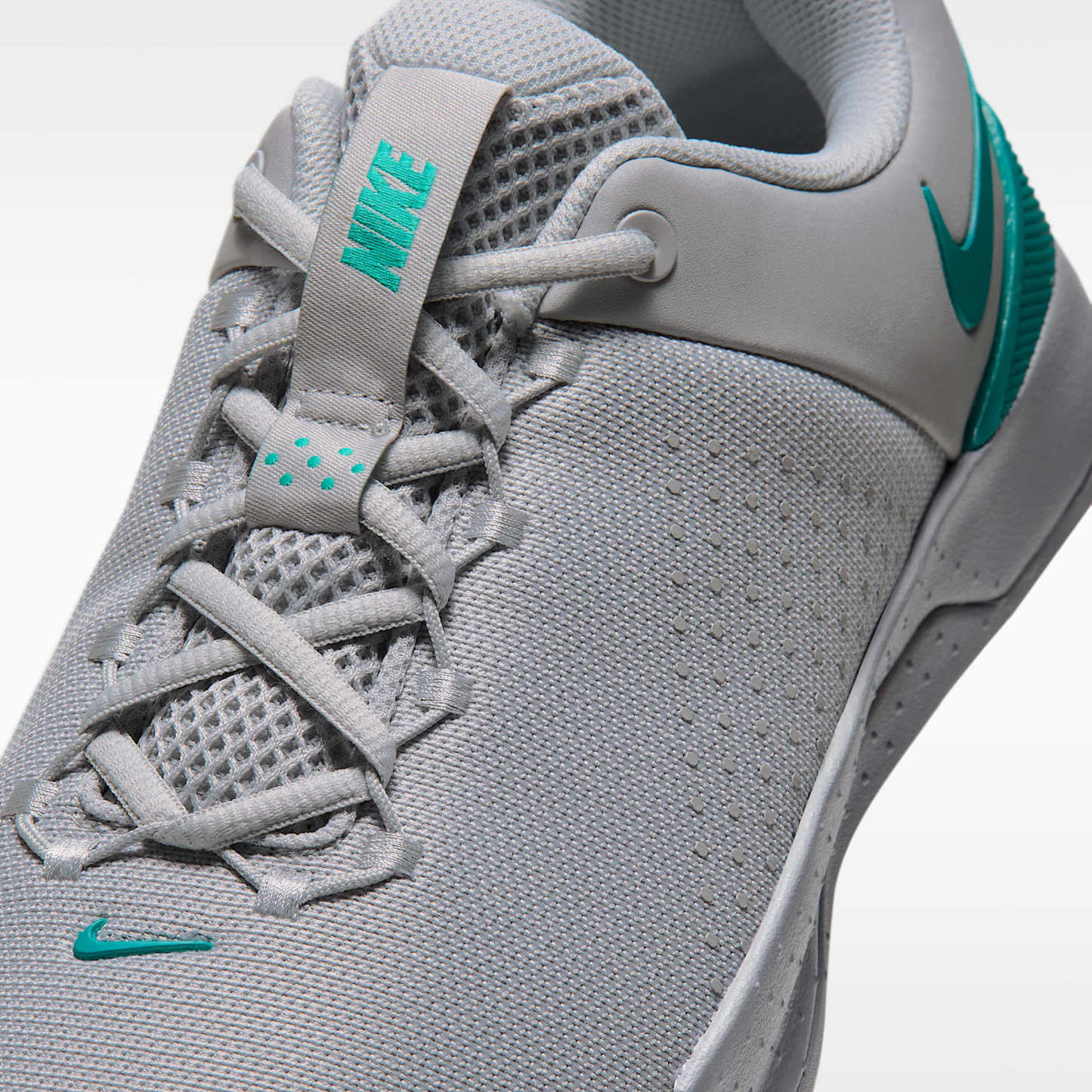 Nike MC Trainer 4 Trainingsschuh (Herren) – Grey Fog/Light Smoke Grey/Energy