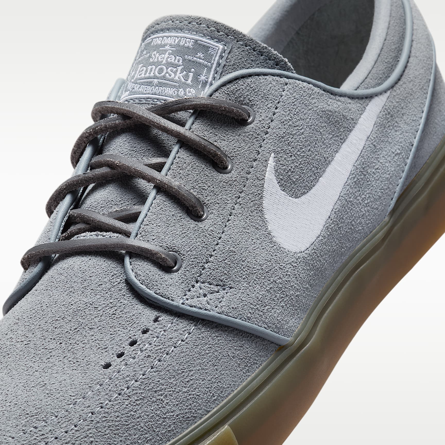 Nike SB Zoom Janoski OG+ Skateschuh – Cool Grey/Cool Grey/Gum Light Brown/Weiß