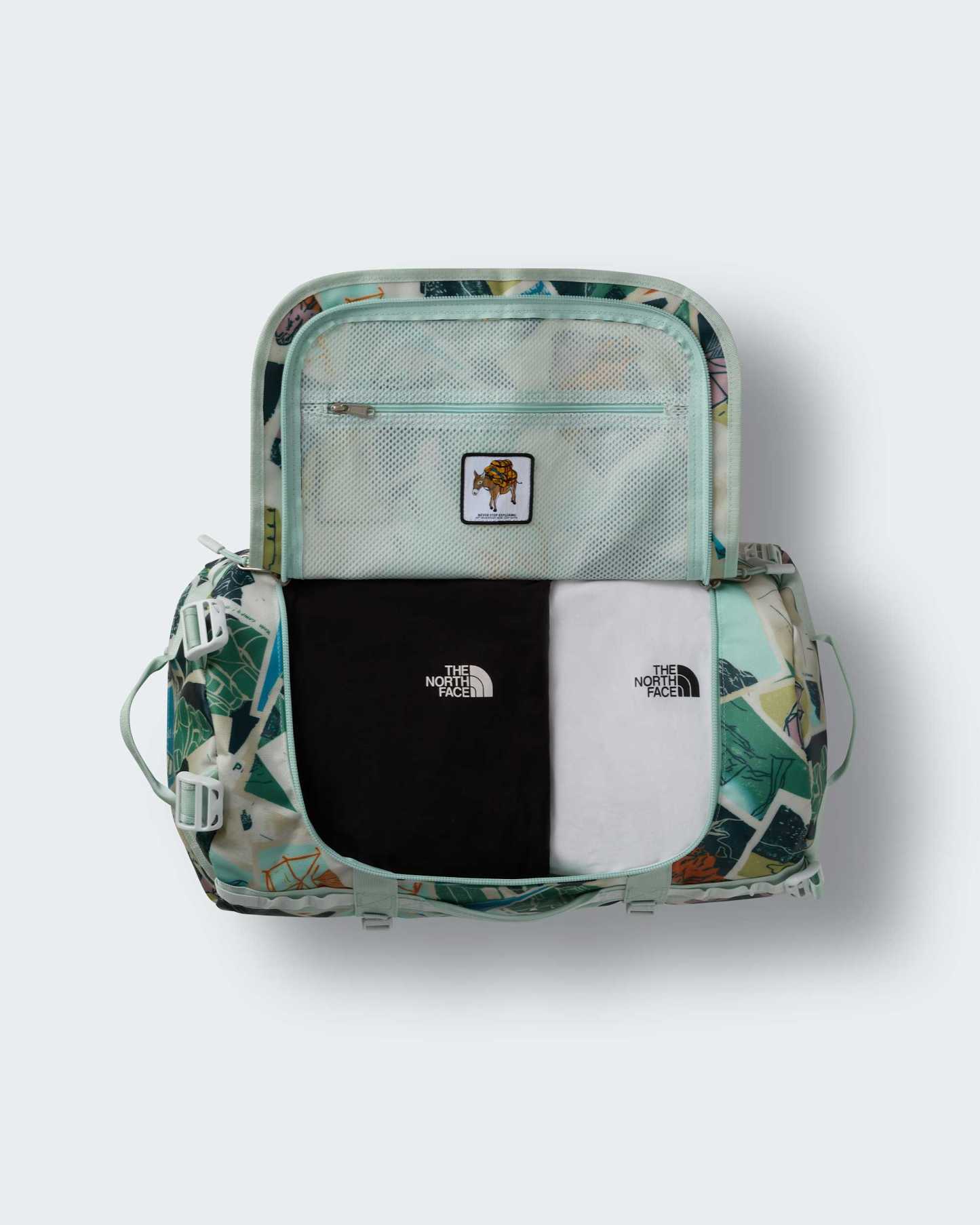 Base Camp Duffel-Tasche 50L – S – Opal Frost TNF Postcards Print-Opal Frost-Pearl Stone