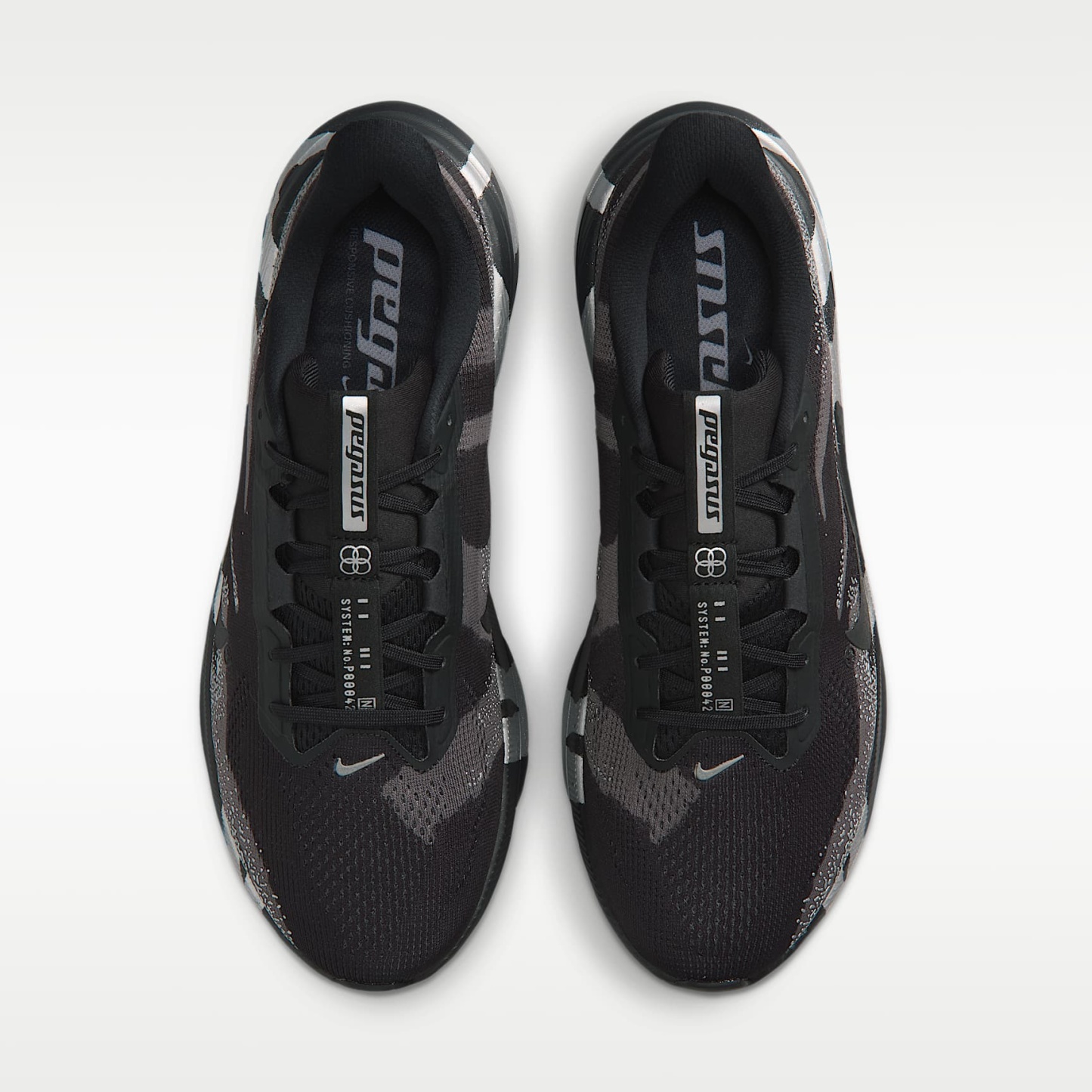 Nike Pegasus 42 Straßenlaufschuh (Herren) – Schwarz/Medium Ash/Metallic Silver/Schwarz