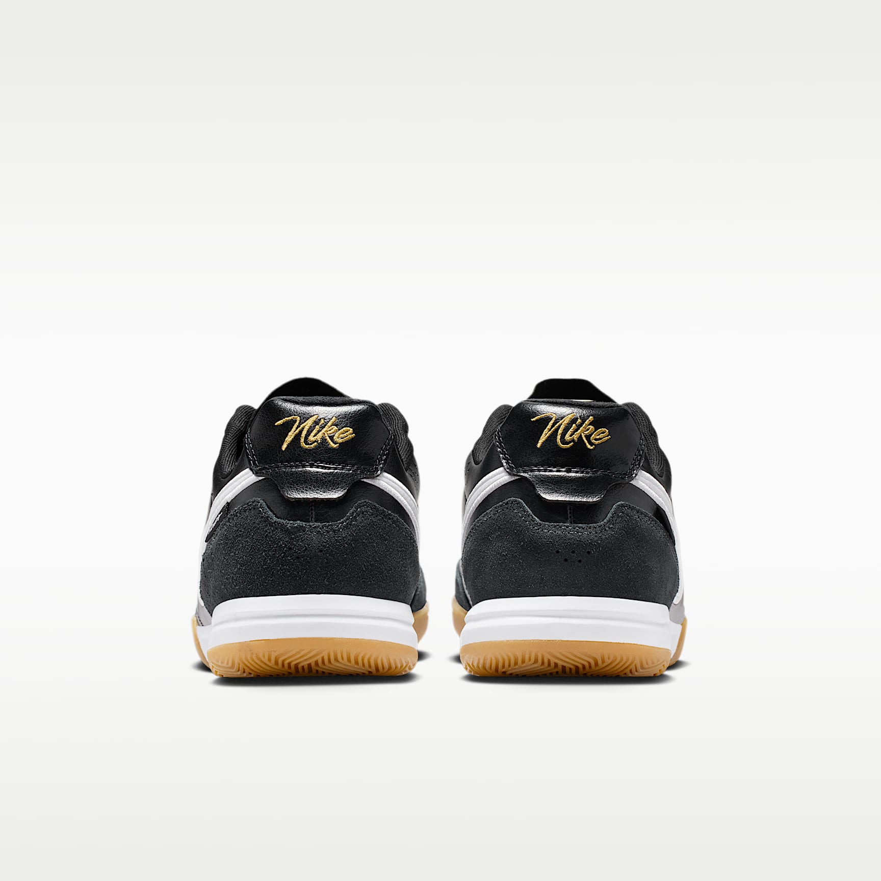 Nike Tiempo Streetgato Low-Top-Fußballschuh für Hallen- und Hartplätze – Schwarz/Weiß