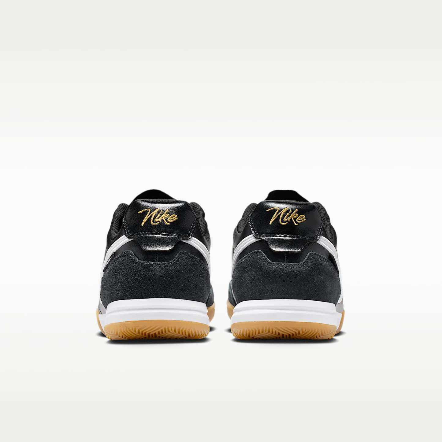 Nike Tiempo Streetgato Low-Top-Fußballschuh für Hallen- und Hartplätze – Schwarz/Weiß