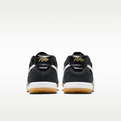 Nike Tiempo Streetgato Low-Top-Fußballschuh für Hallen- und Hartplätze – Schwarz/Weiß
