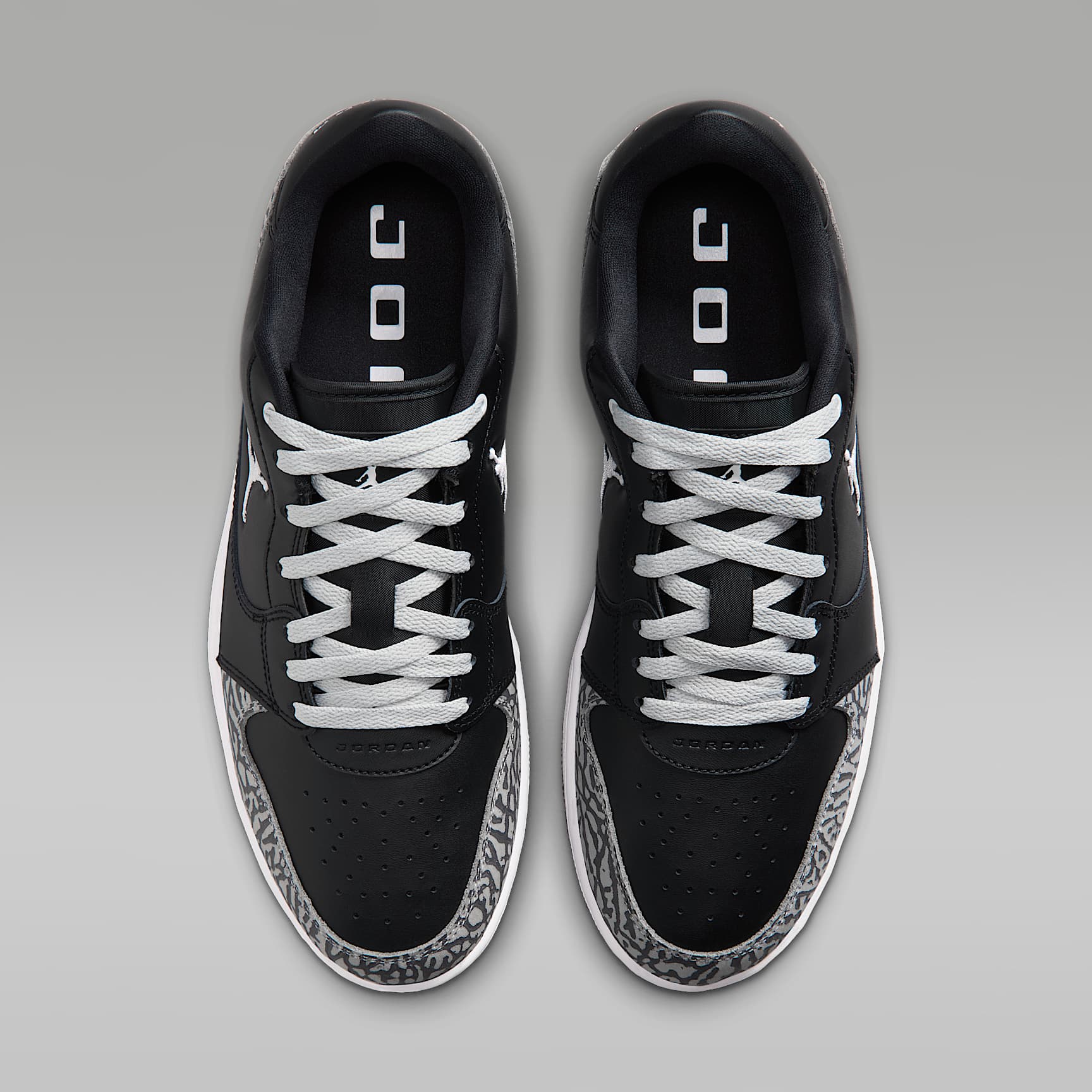 Jordan Court Connect Low SE Schuh (Herren) – Schwarz/Light Smoke Grey/Dark Grey/Weiß