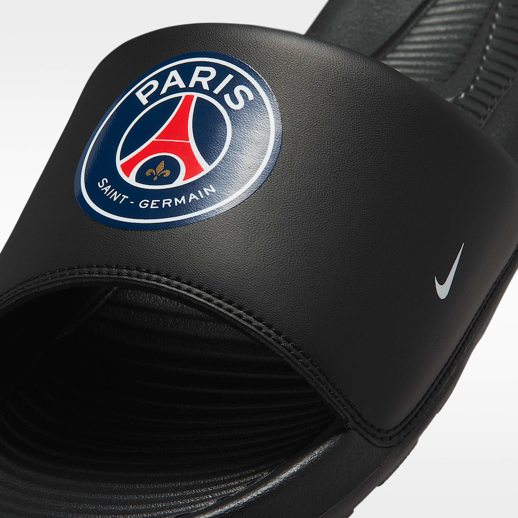 Paris Saint-Germain Victori One Nike Fußball-Slides (Herren) – Schwarz/Multi-Color/Weiß