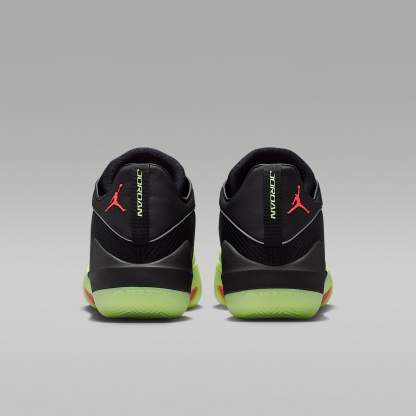 Jordan Triangle Basketballschuh – Schwarz/Barely Volt/Infrared 23