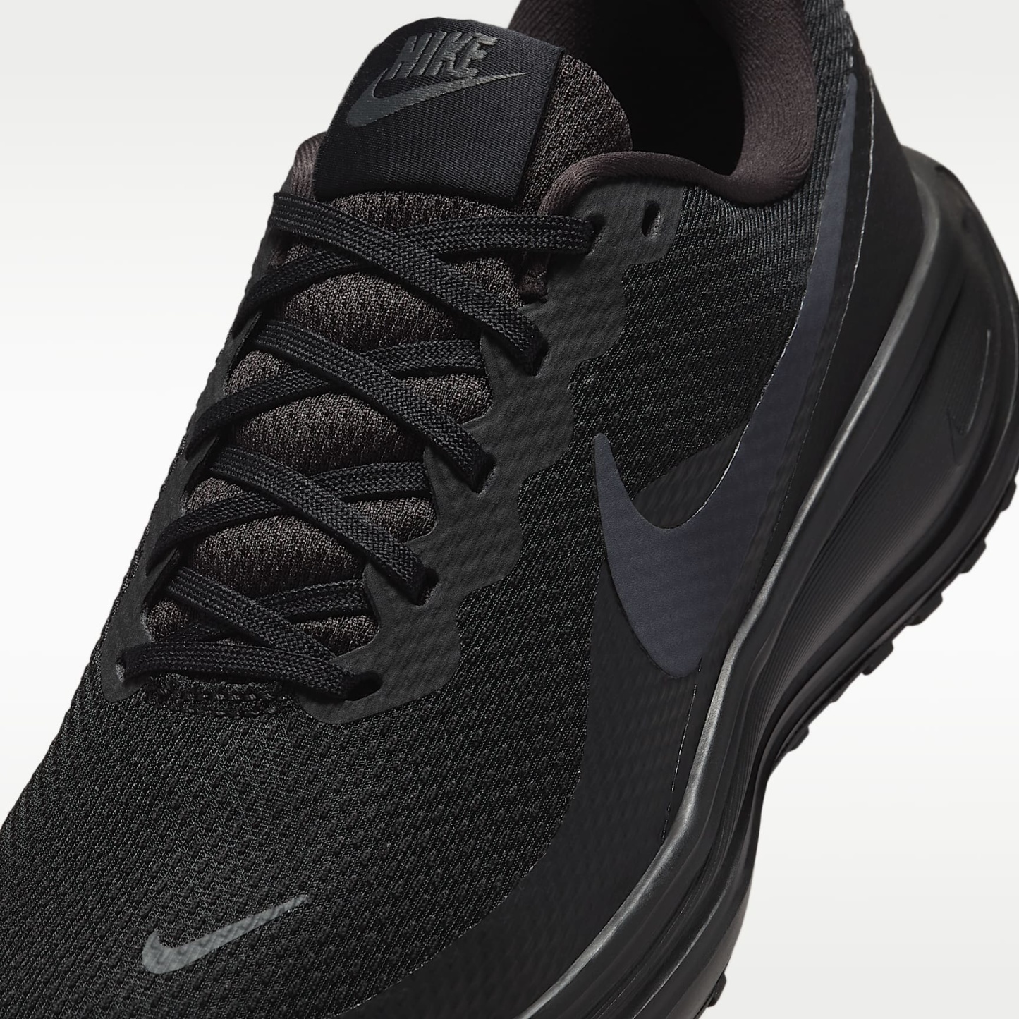 Nike Revolution 8 Straßenlaufschuh (Damen) – Schwarz/Anthracite