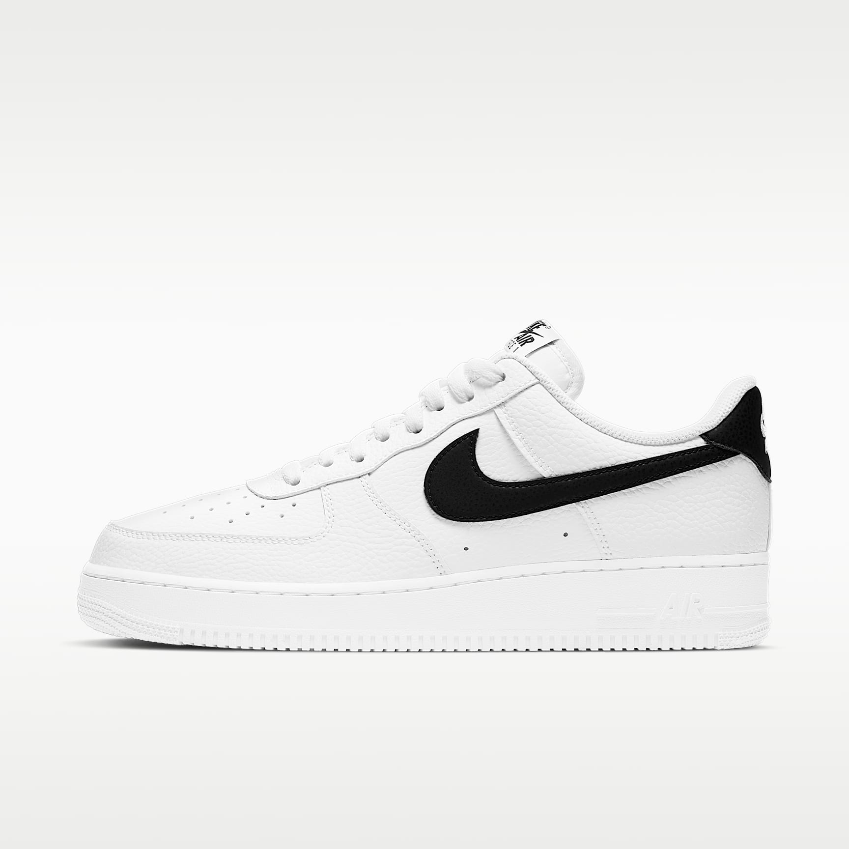 Nike Air Force 1 '07 Herrenschuh – Weiß/Schwarz