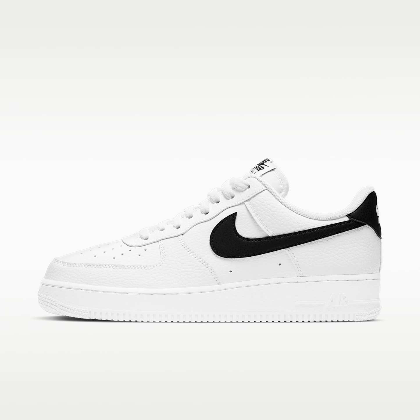 Nike Air Force 1 '07 Herrenschuh – Weiß/Schwarz