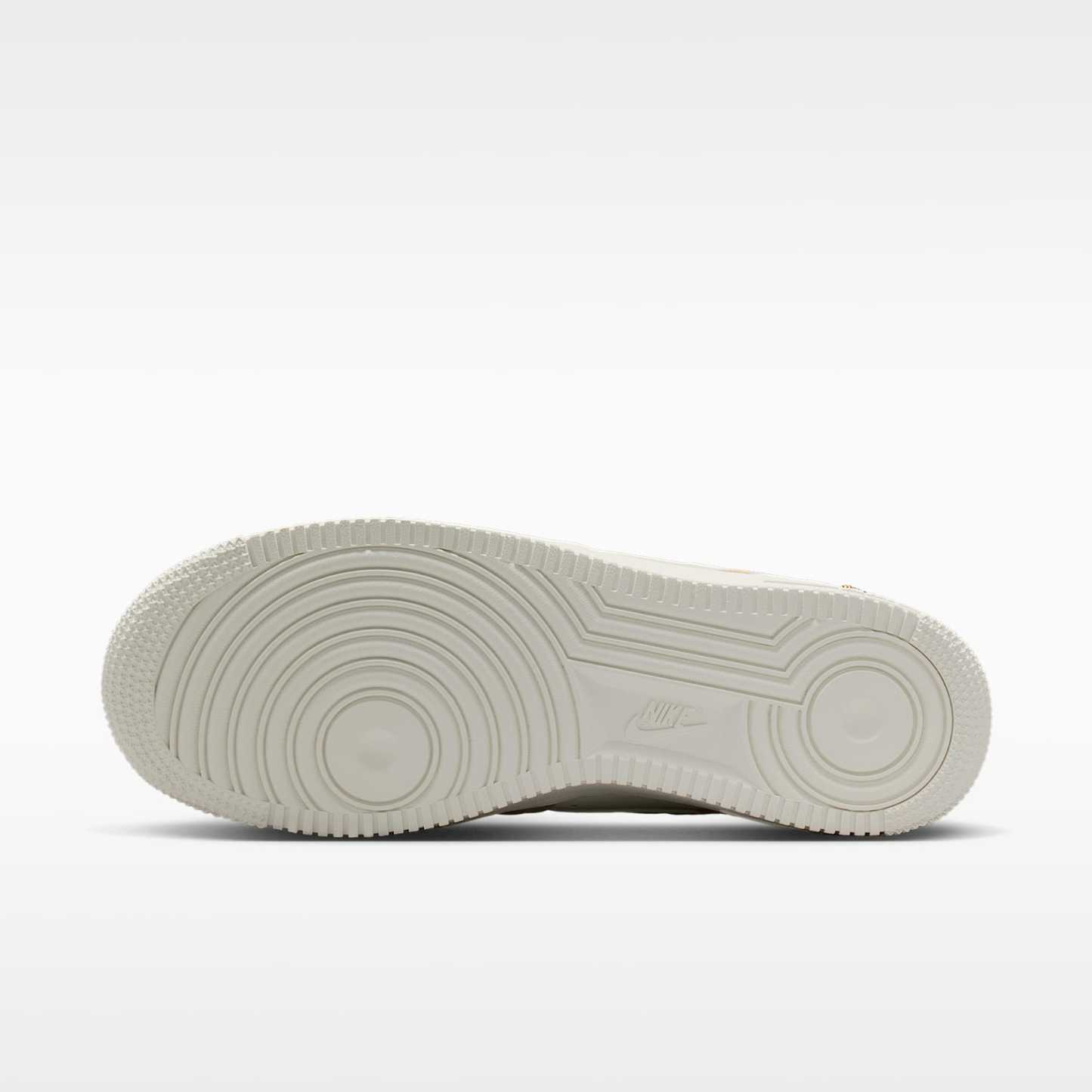 Nike Air Force 1 '07 Schuh (Damen) – Cream II/Metallic Gold/Sail