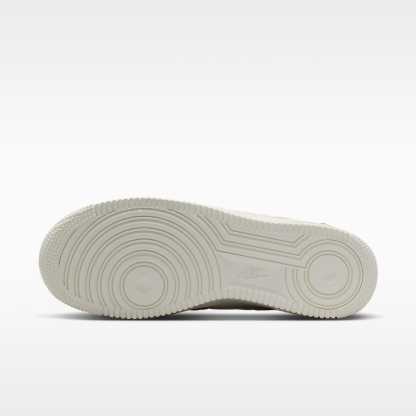 Nike Air Force 1 '07 Schuh (Damen) – Cream II/Metallic Gold/Sail