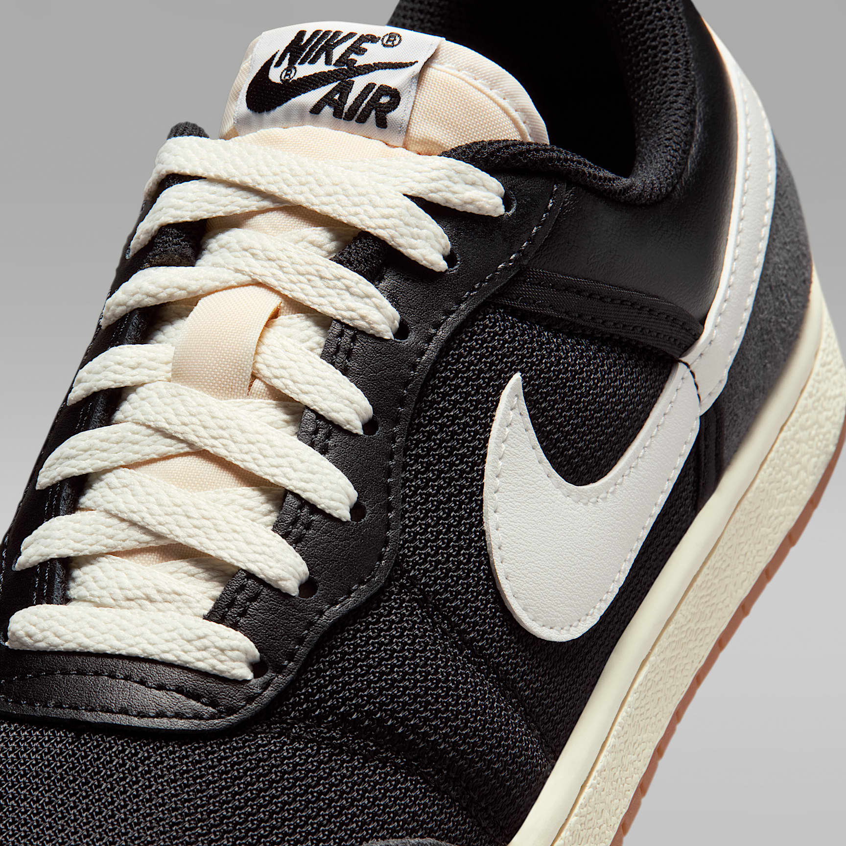 Air Jordan Skyline Low Damenschuh – Schwarz/Sail/Gum Medium Brown/Summit White