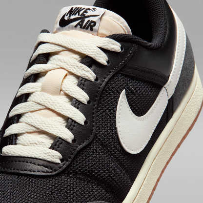 Air Jordan Skyline Low Damenschuh – Schwarz/Sail/Gum Medium Brown/Summit White