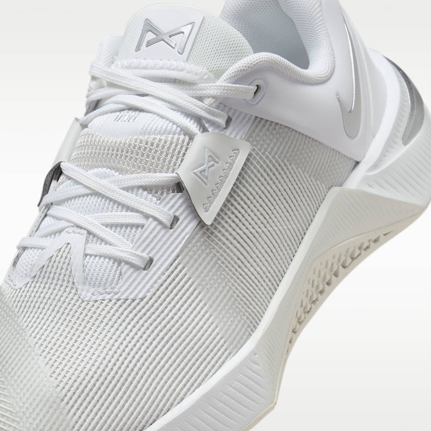 Nike Metcon 10 Trainingsschuh für Damen – Weiß/Platinum Tint/Wolf Grey/Metallic Silver